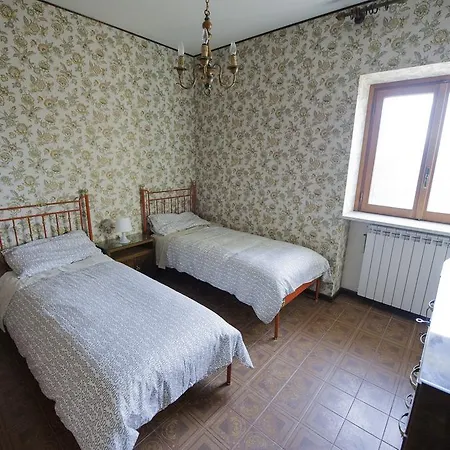 Elia Apartament *